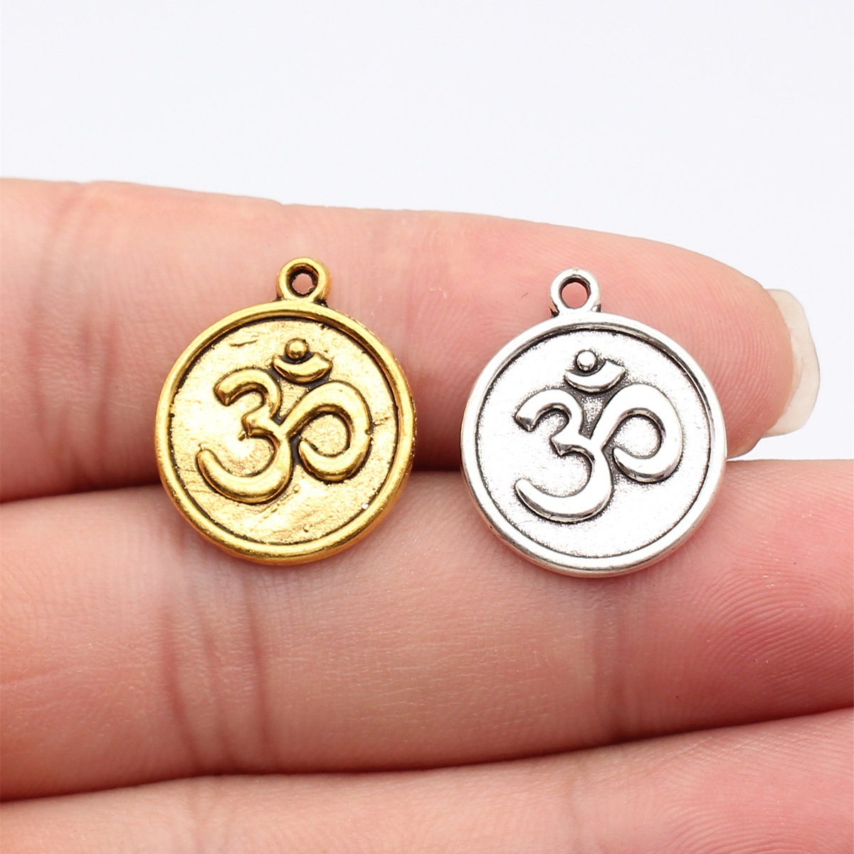 Colgante de aleación con símbo - Jewelry Making The Well reseña y precio
